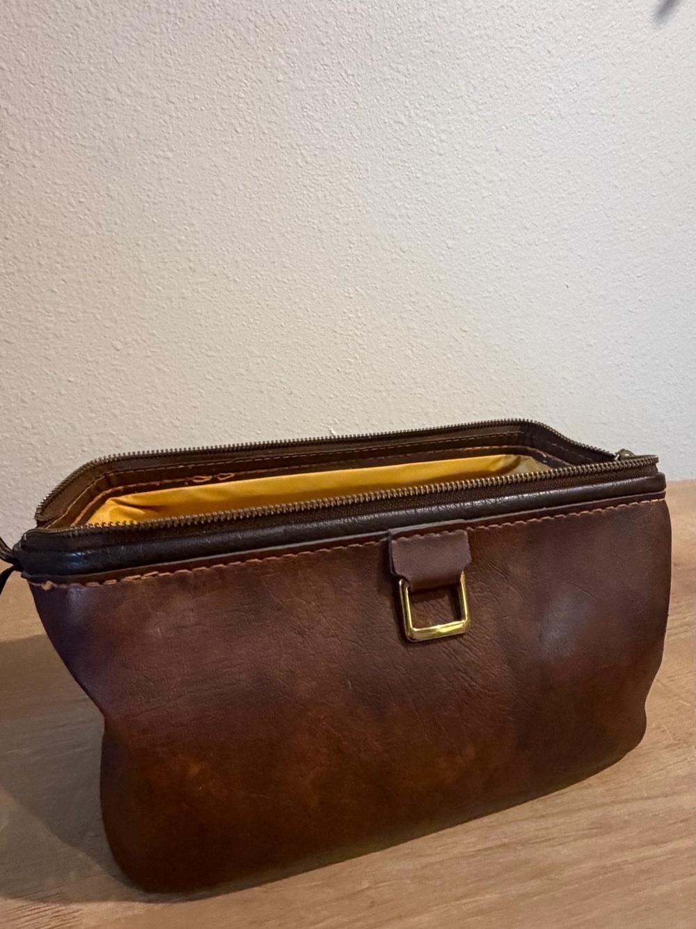 Samsonite Brown Leather Toiletry Bag with Yellow Lining